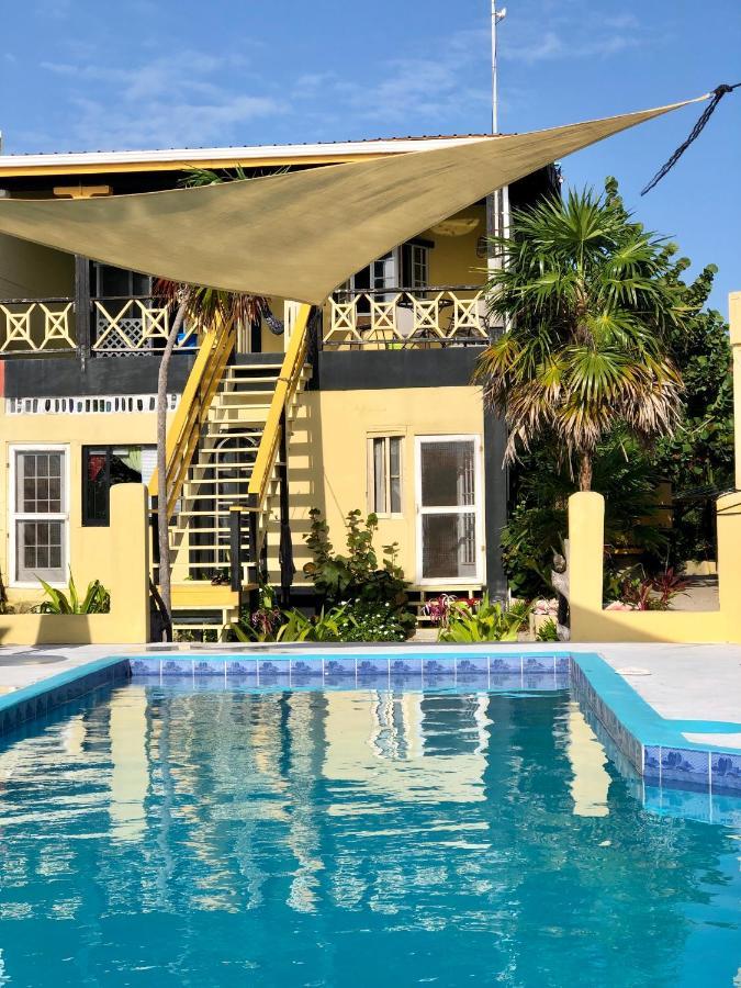 The Novelo Hotel Caye Caulker Exterior photo