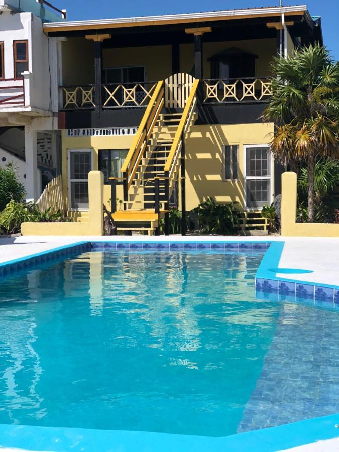The Novelo Hotel Caye Caulker Exterior photo