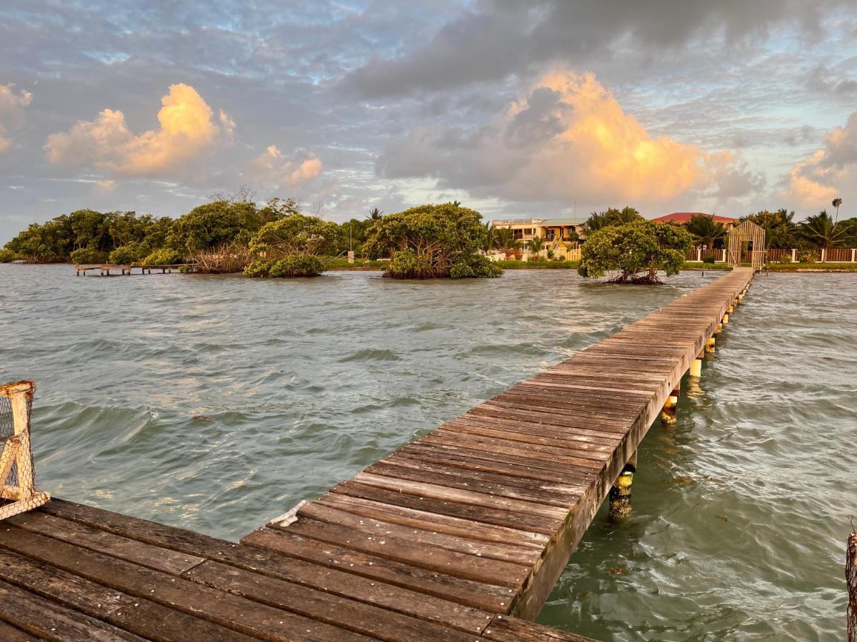 The Novelo Hotel Caye Caulker Exterior photo