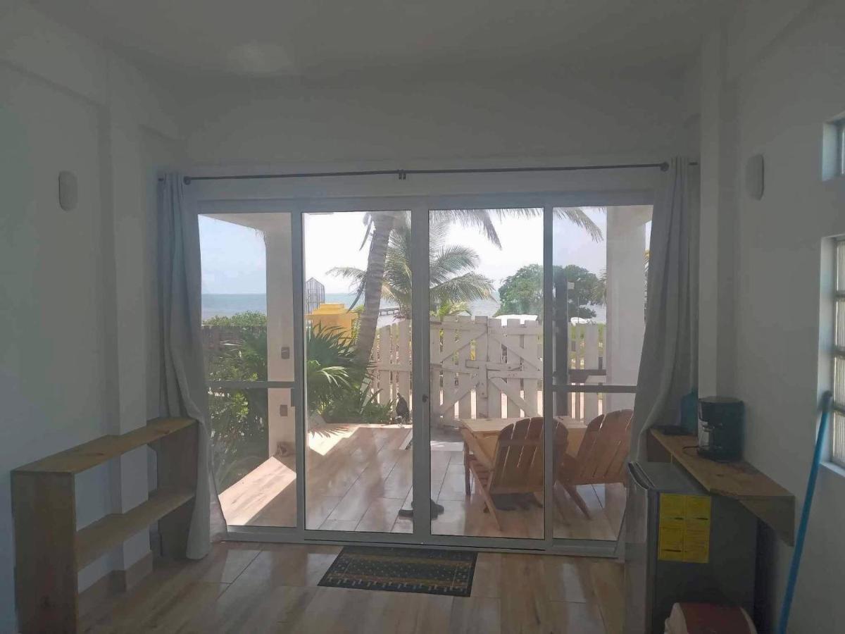 The Novelo Hotel Caye Caulker Exterior photo