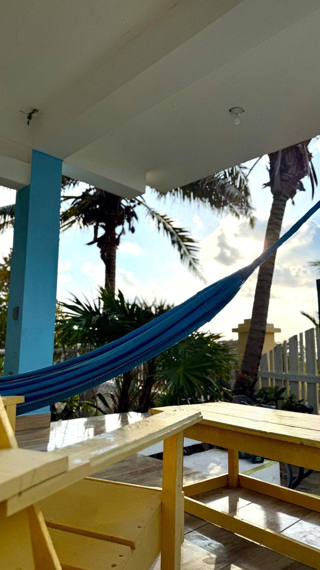The Novelo Hotel Caye Caulker Exterior photo